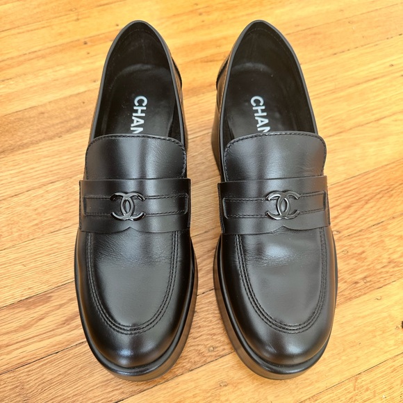 Authentic Chanel Calfskin CC platform loafers - Picture 8 of 9